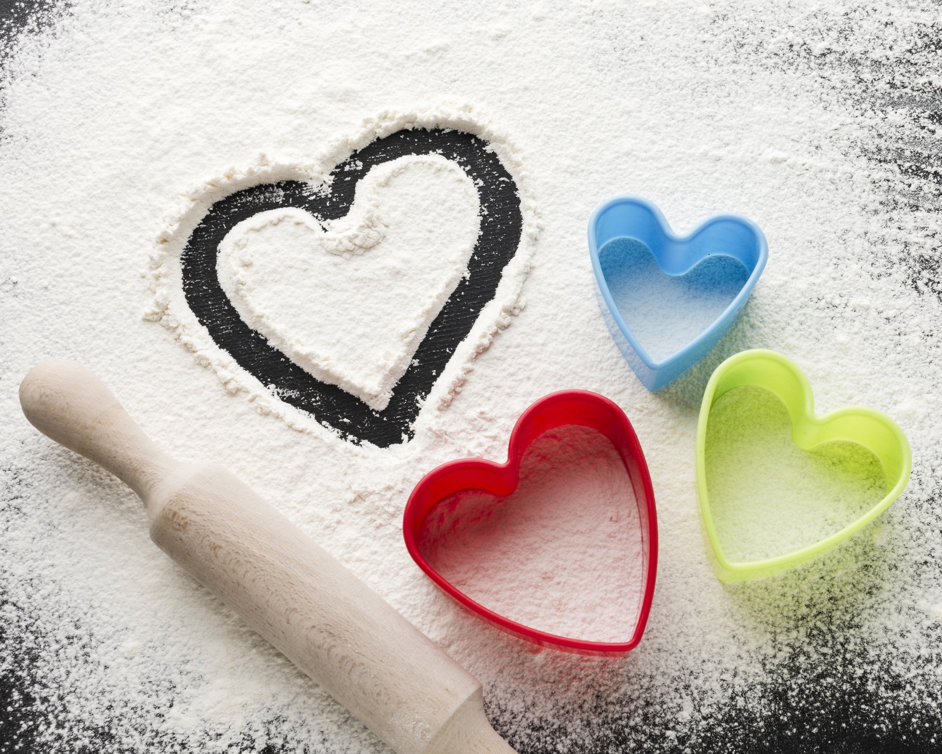 Download Heart-shaped Food Baking 4k Ultra HD Wallpaper