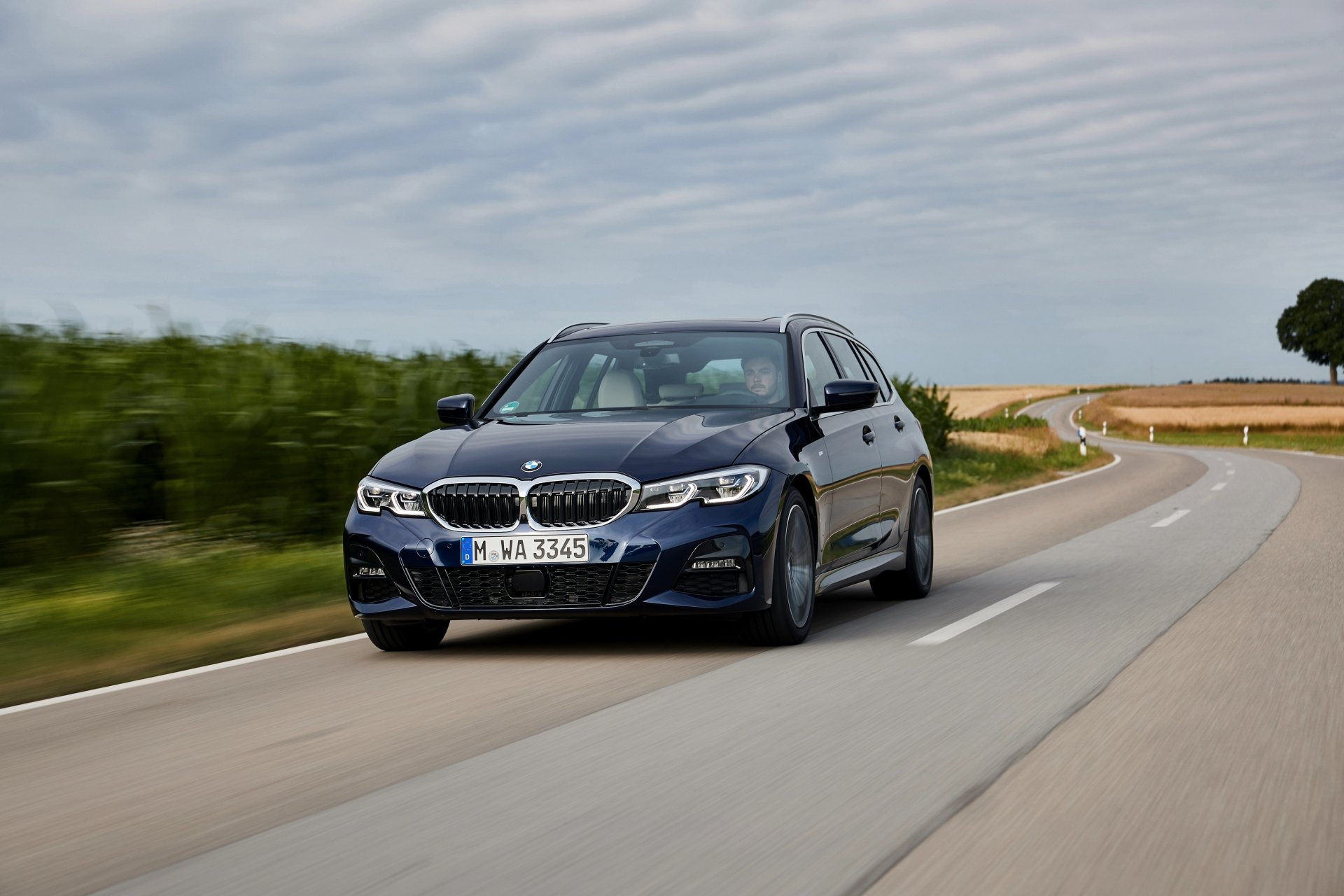 Download Vehicle BMW 3 Series 4k Ultra HD Wallpaper