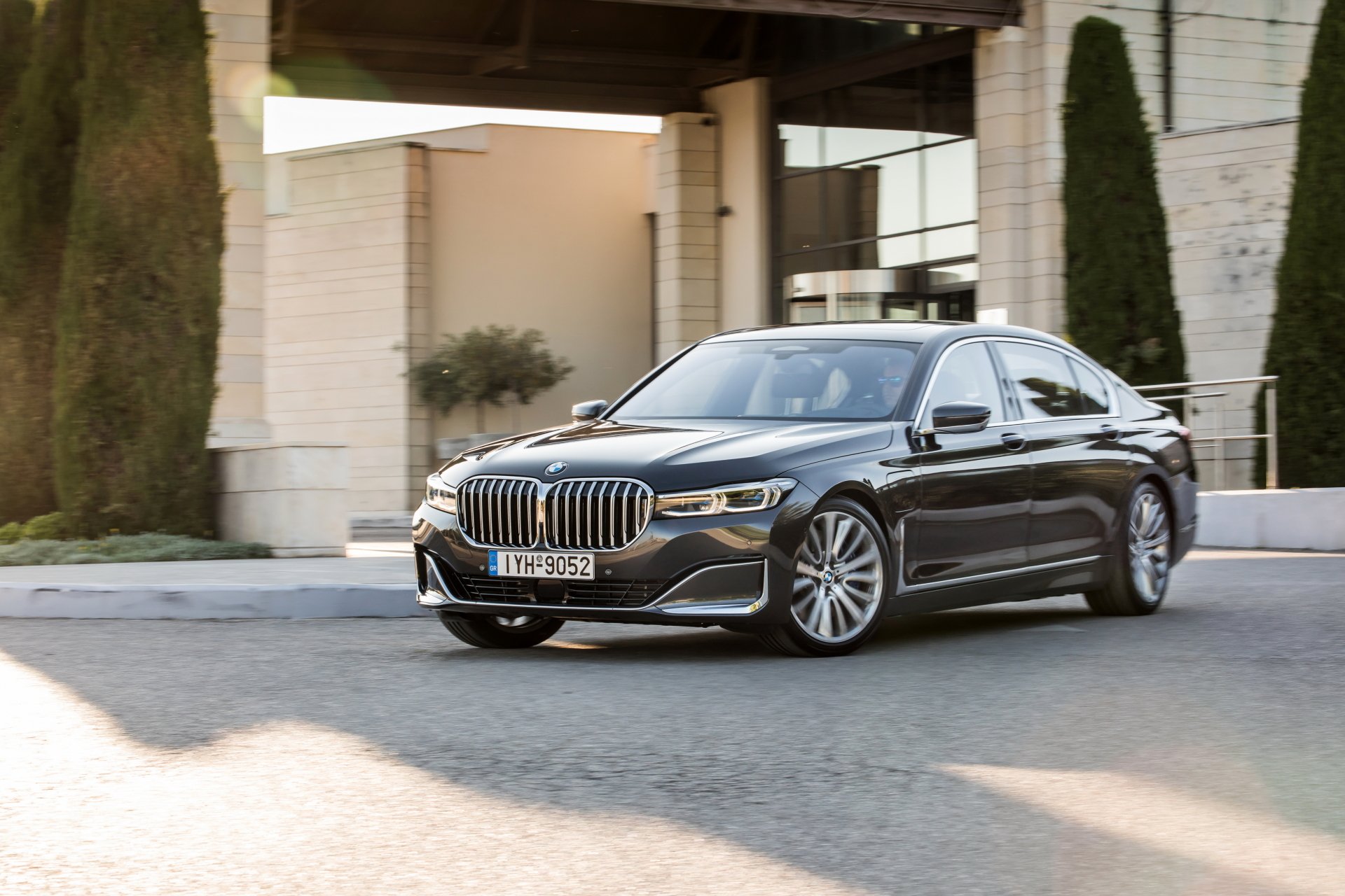 Download Vehicle BMW 7 Series HD Wallpaper