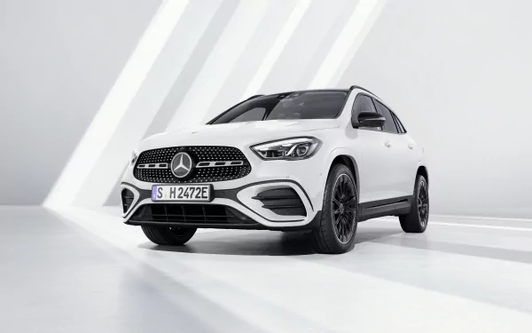  Mercedes-Benz GLA 250 e AMG Line