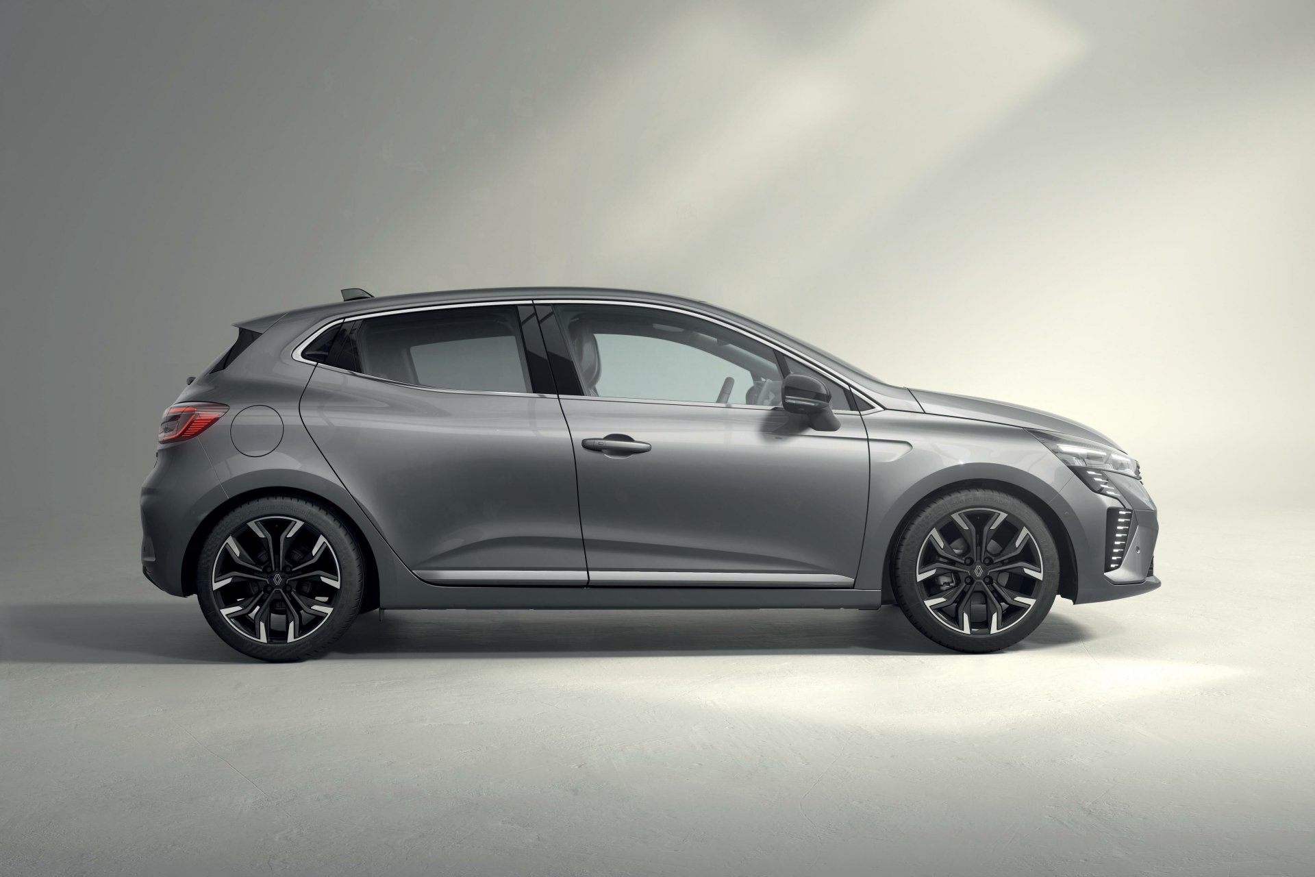 Download Vehicle Renault Clio 4k Ultra HD Wallpaper