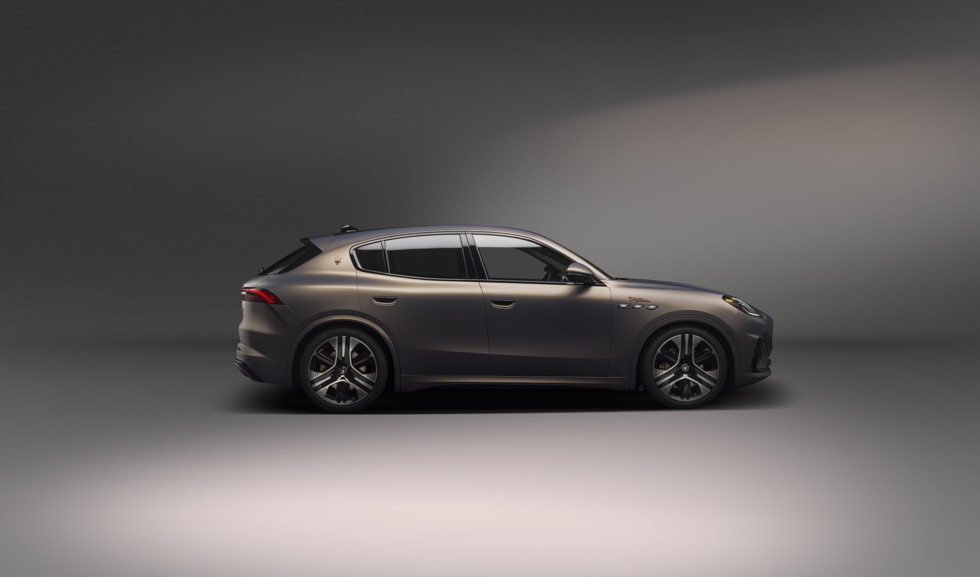 Download Vehicle Maserati Grecale 8k Ultra HD Wallpaper