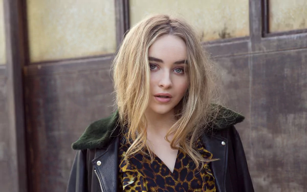 Celebrity Sabrina Carpenter HD Desktop Wallpaper | Background Image