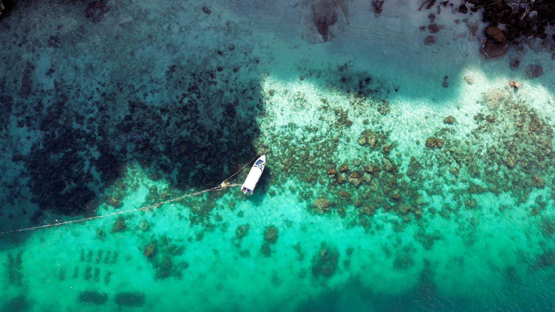 Phi Phi Island - Phi Ley bay by jacvivo13
