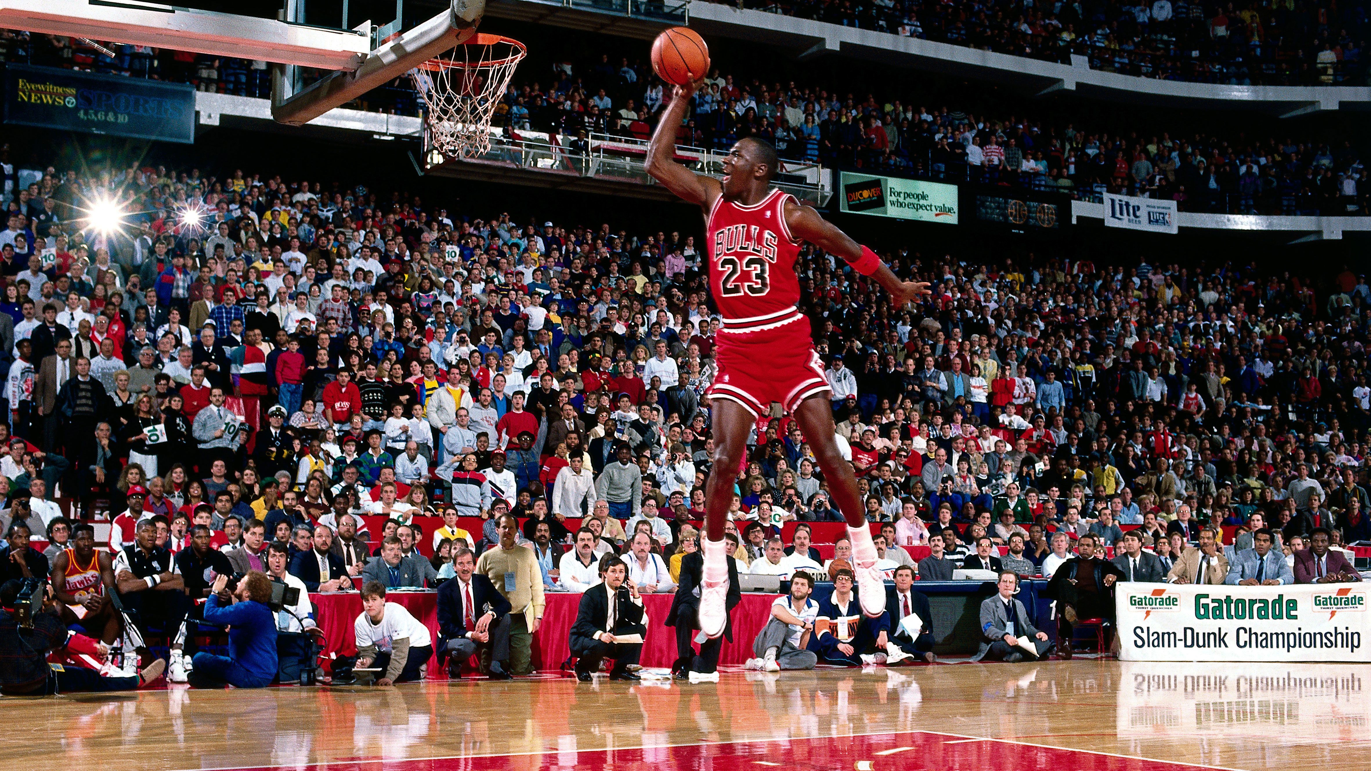 Michael Jordan Dunk Chicago Bulls 4K Ultra HD Wallpaper Michael Jordan Dunk Chicago Bulls 4K Ultra HD Wallpaper