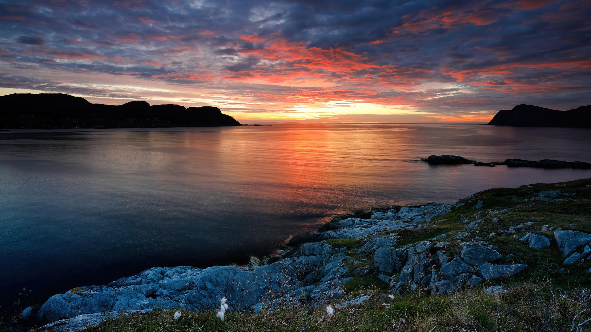Serene Sunrise at the Lake - 4K Ultra HD Wallpaper | 3840x2160 ...