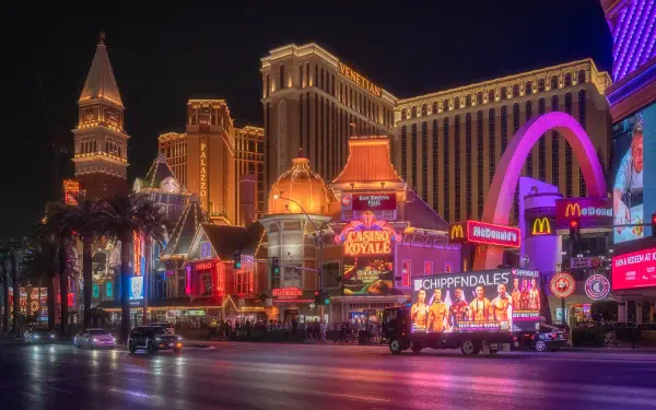 city at night HD Desktop Wallpaper | Background Image