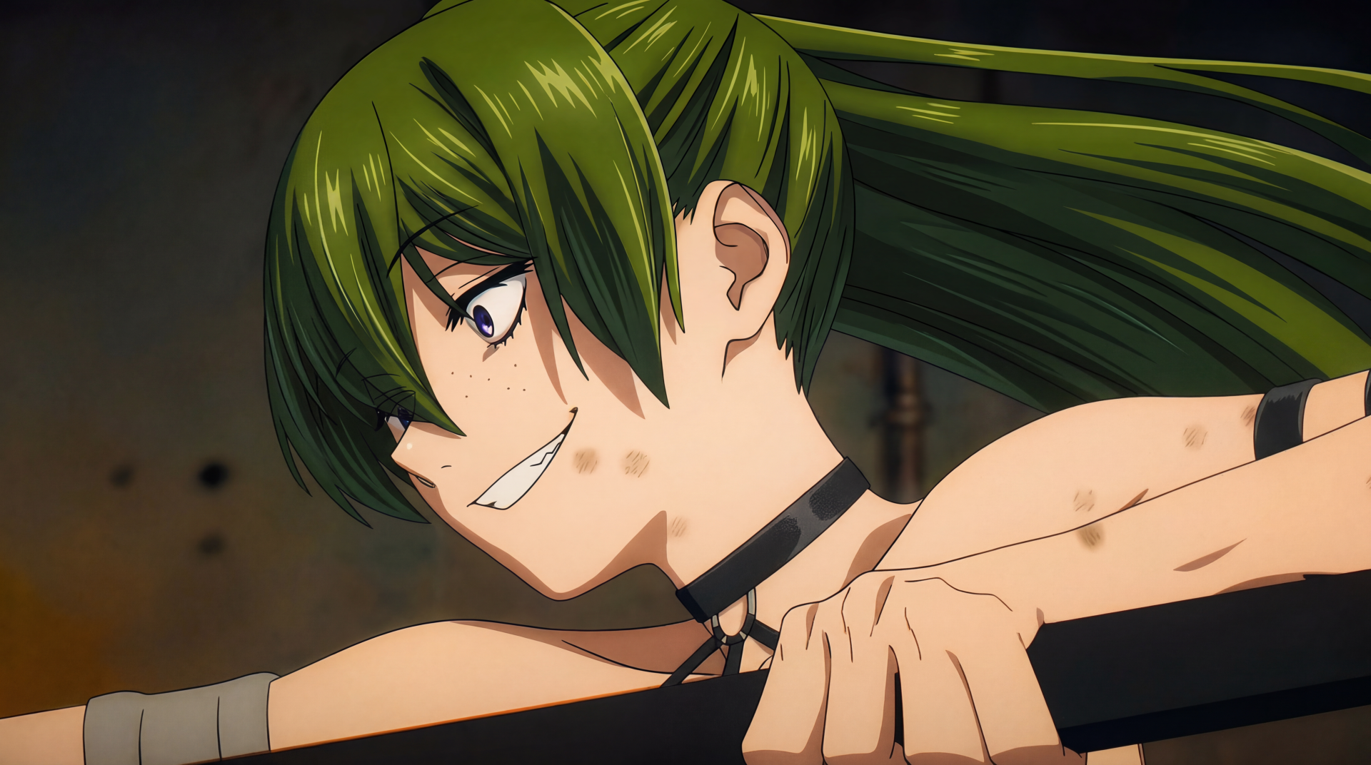 5K Ultra HD PC wallpaper of Ubel (Frieren: Beyond Journey's End): green-haired anime mage grinning in a dynamic close-up.