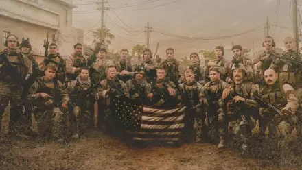 Warfare 4K Ultra HD PC desktop wallpaper: a large group of armed soldiers in camouflage pose on a dusty urban street, united around a weathered American flag.