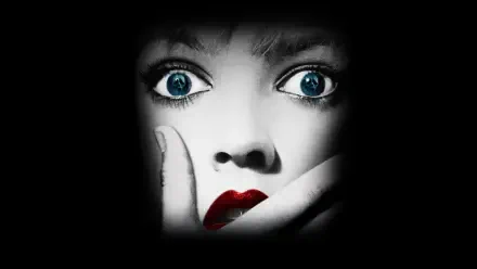 Scream (Movie) 4K Ultra HD PC desktop wallpaper: high-contrast close-up of a pale, wide-eyed face with red lips and a hand over the mouth, evoking horror suspense.