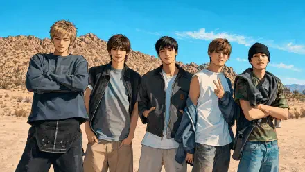 4K Ultra HD PC desktop wallpaper: five young men in casual desert attire pose under a bright blue sky; image tagged Cortis.