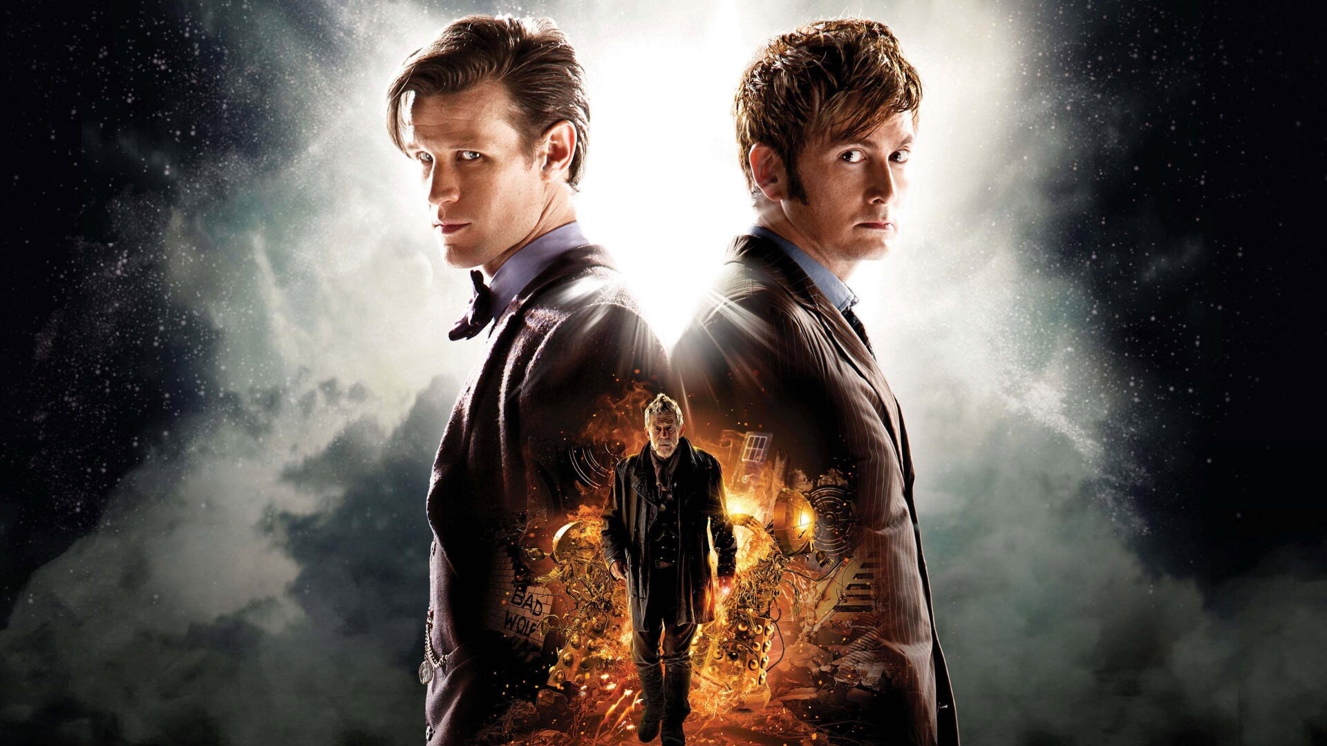 Doctor Who (2005) 4K Ultra HD PC desktop wallpaper and background: two incarnations of the Doctor stand back-to-back before a glowing cosmic sky, a smaller figure walks through a fiery portal.