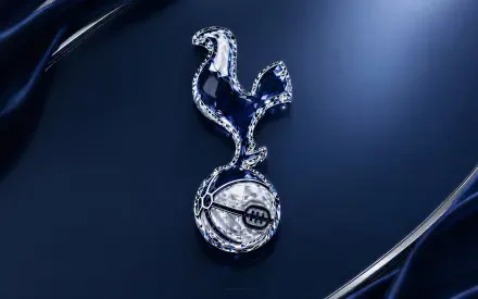 4K Ultra HD PC desktop wallpaper showing the Tottenham Hotspur F.C. silver cockerel logo on a glossy dark blue background.
