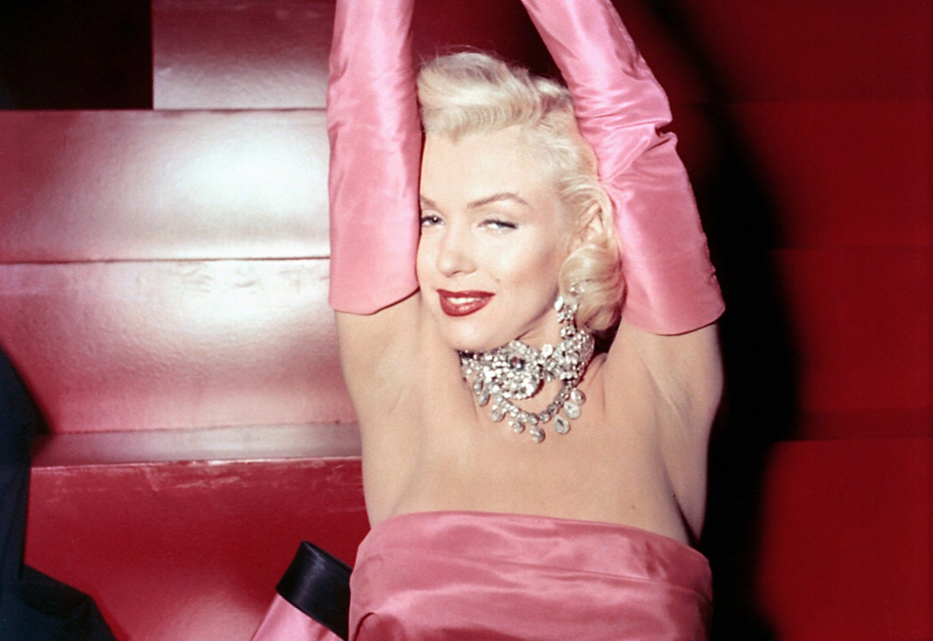 Marilyn Monroe Full HD Wallpaper and Background | 1944x1335 | ID:167947