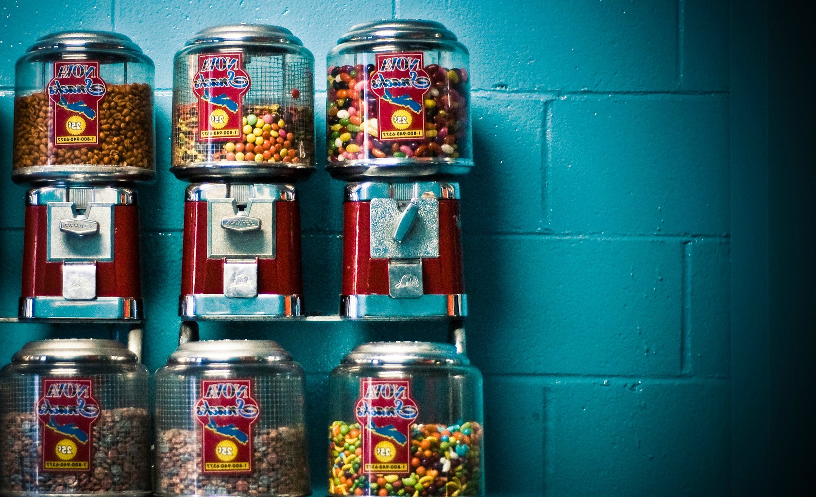 Man Made Candy Dispenser HD Wallpaper | Background Image