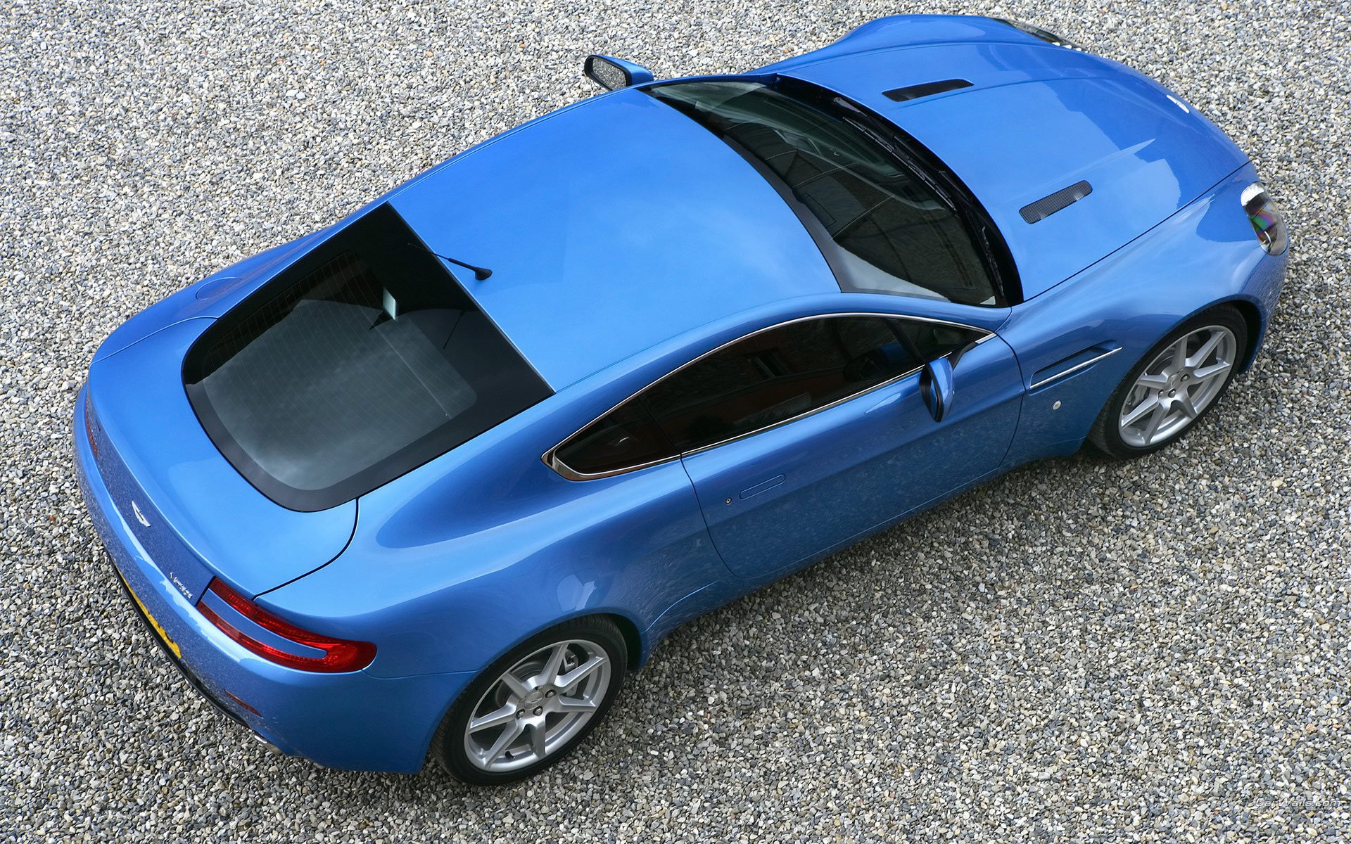 Download Vehicle Aston Martin V8 Vantage  HD Wallpaper