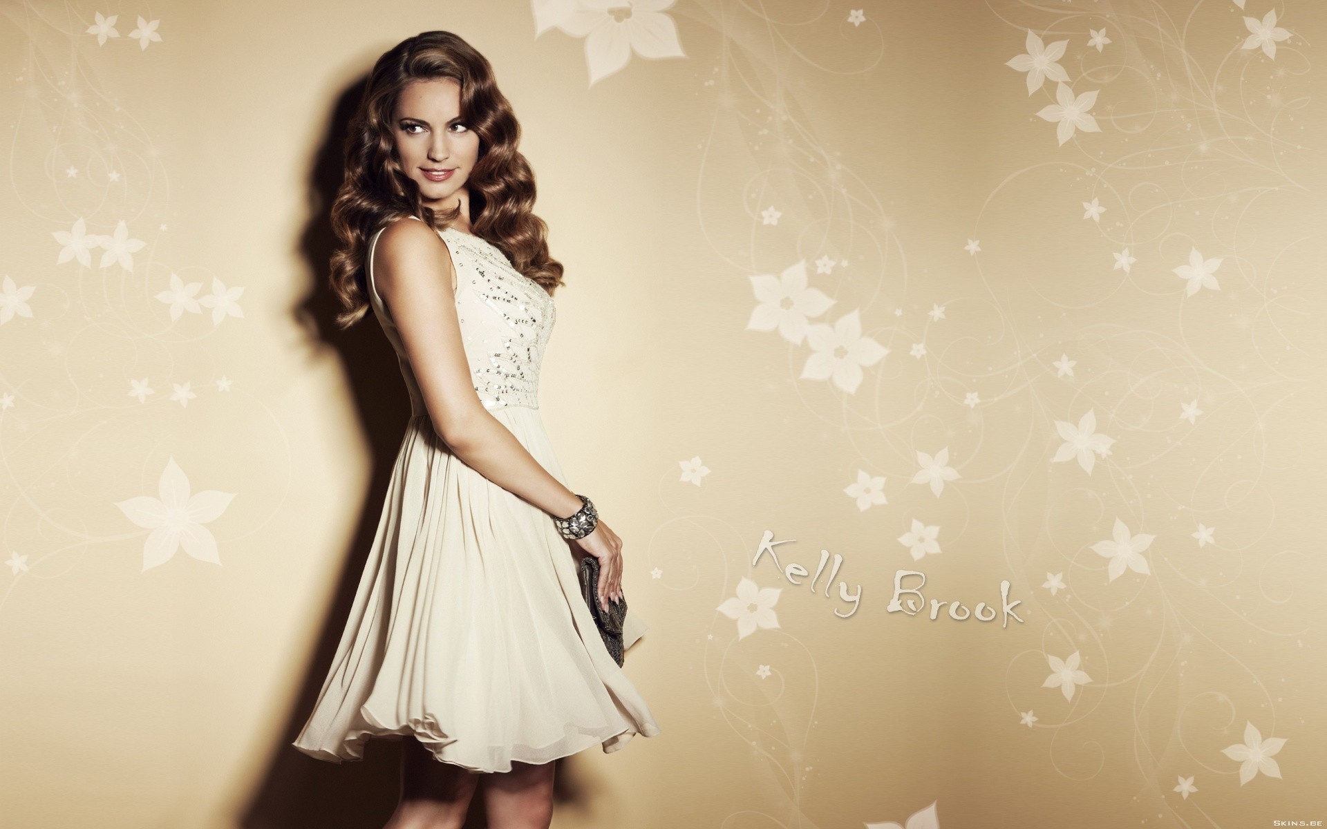 Celebrity Kelly Brook HD Wallpaper | Background Image