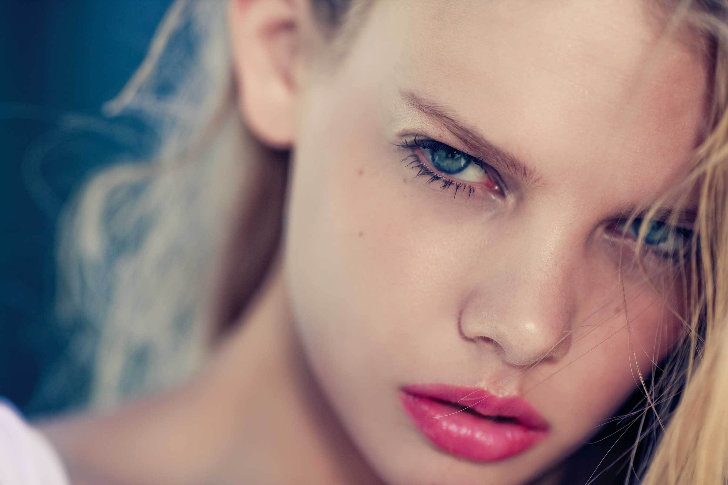 Women Marloes Horst HD Wallpaper | Background Image