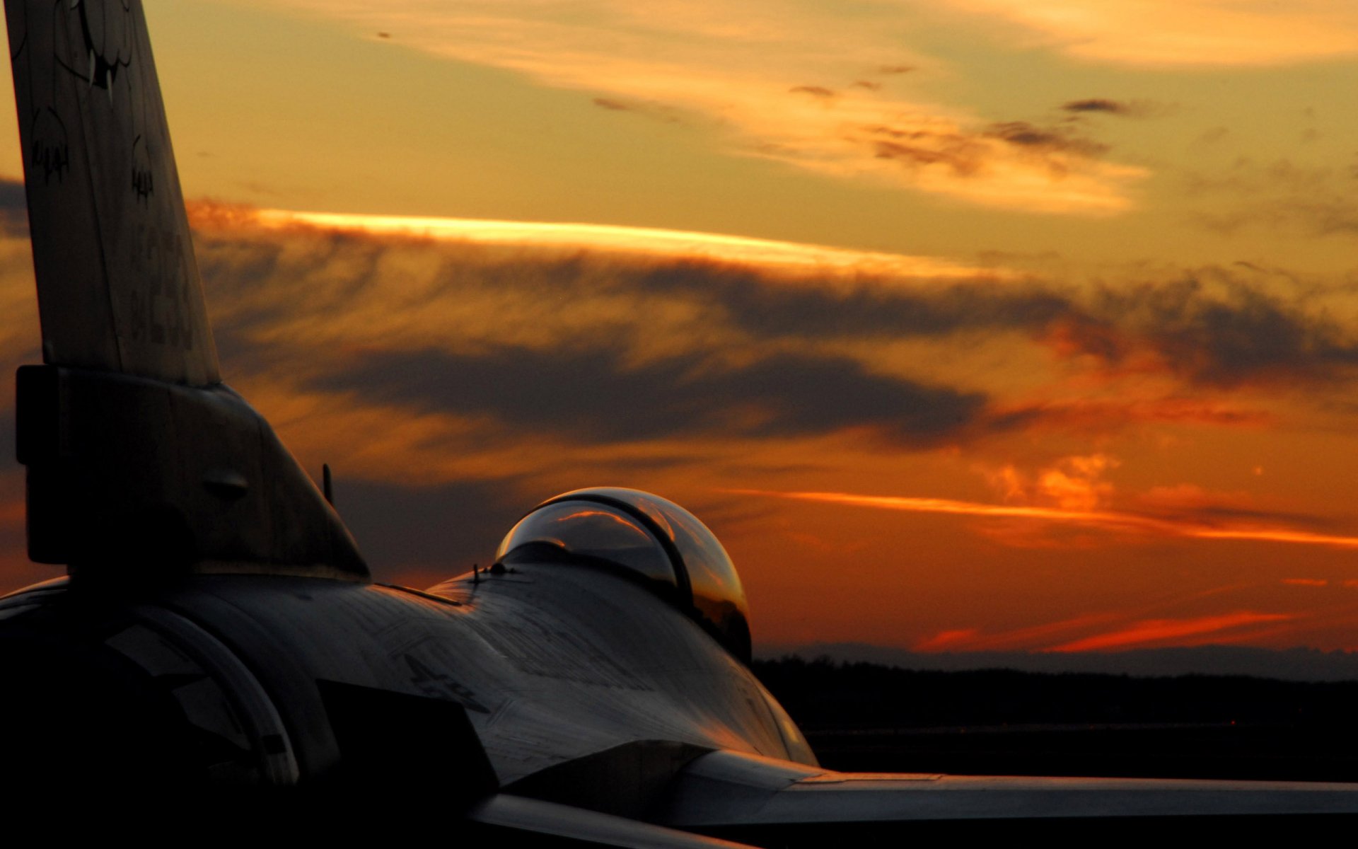 Download Military General Dynamics F-16 Fighting Falcon HD Wallpaper