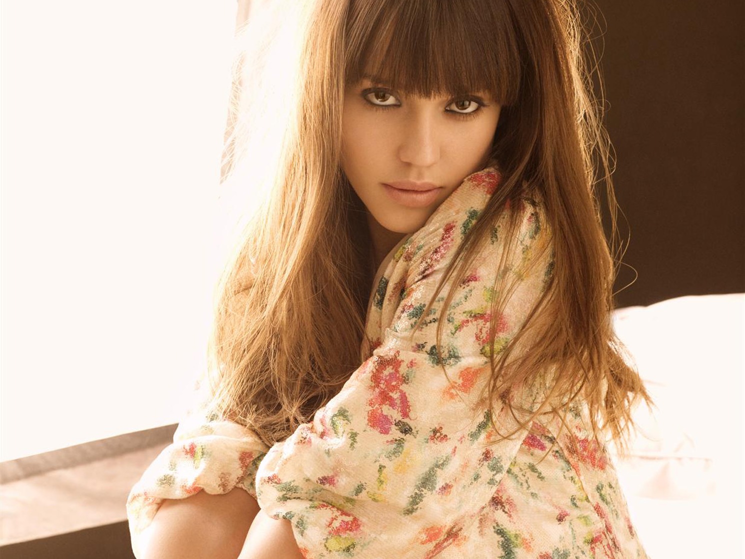 Download Celebrity Jessica Alba Wallpaper