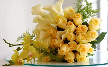 HD PC desktop wallpaper of a man-made flower bouquet: yellow roses, calla lilies and orchids on a soft, light background.