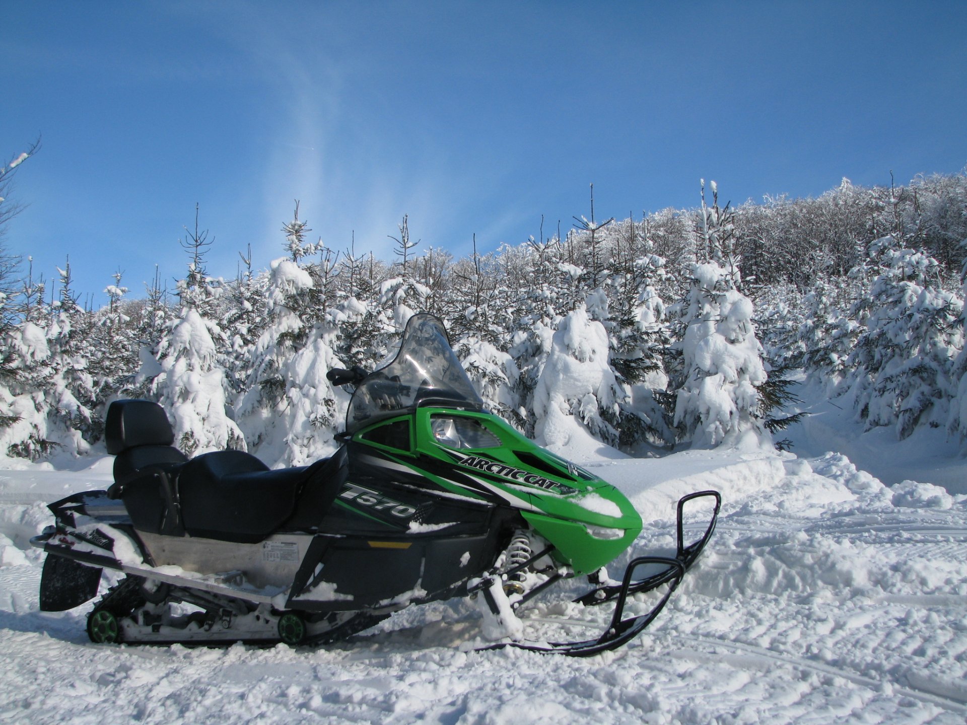 Download Vehicle Snowmobile HD Wallpaper