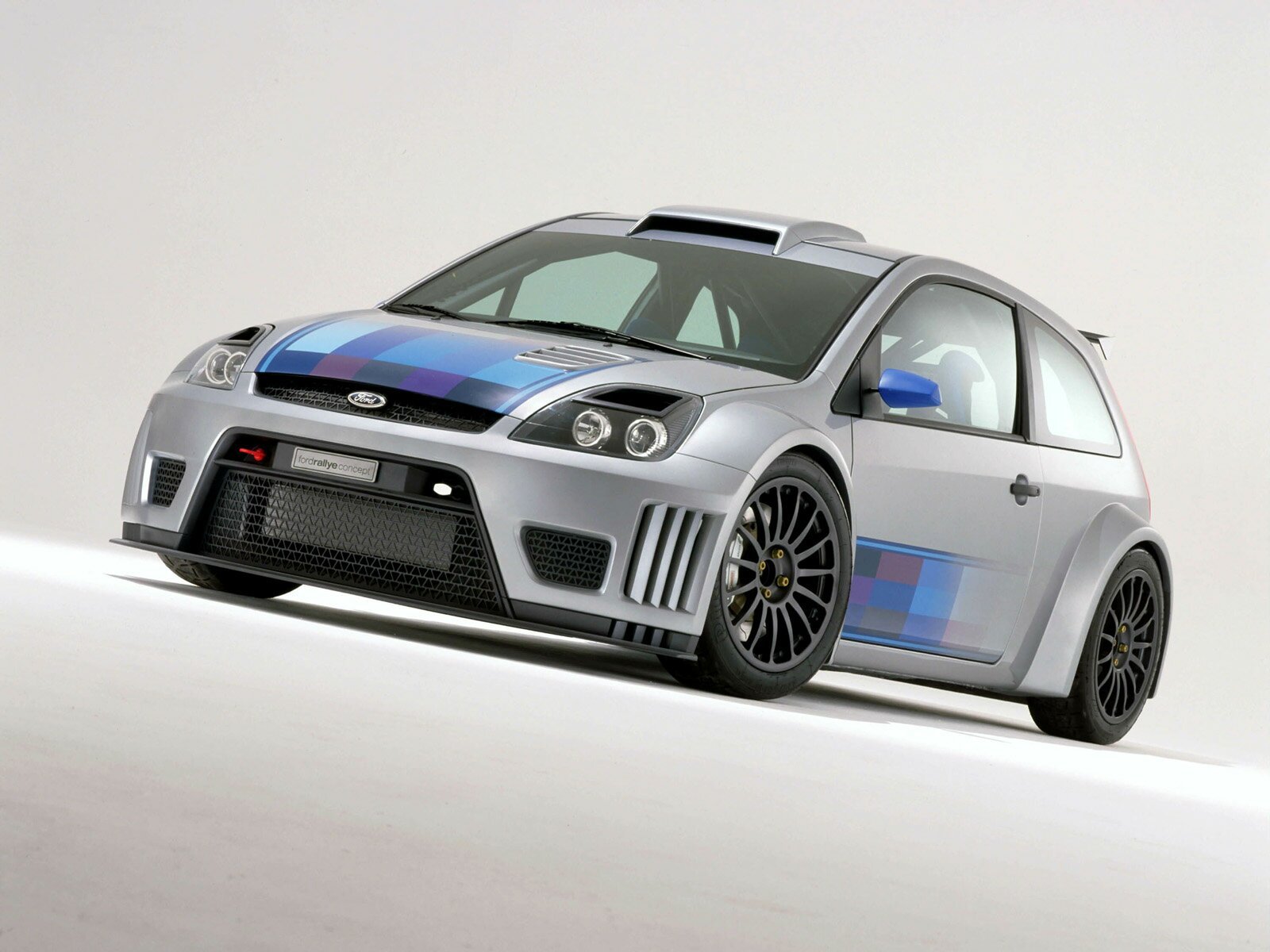 Download Vehicle Ford Wallpaper