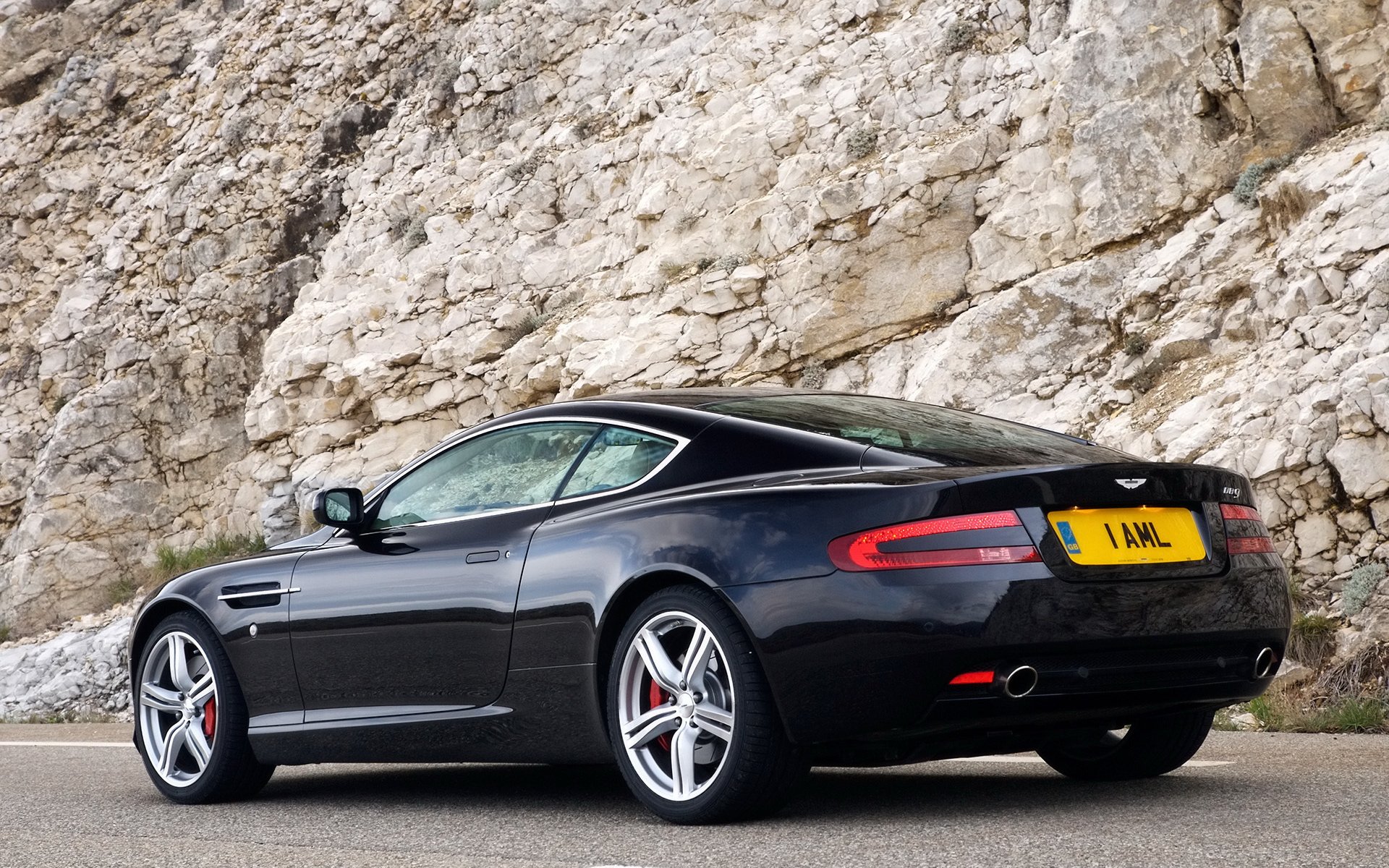 Download Vehicle Aston Martin DB9 HD Wallpaper