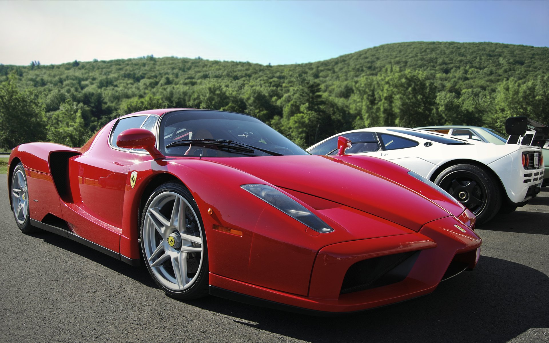 Download Vehicle Ferrari HD Wallpaper