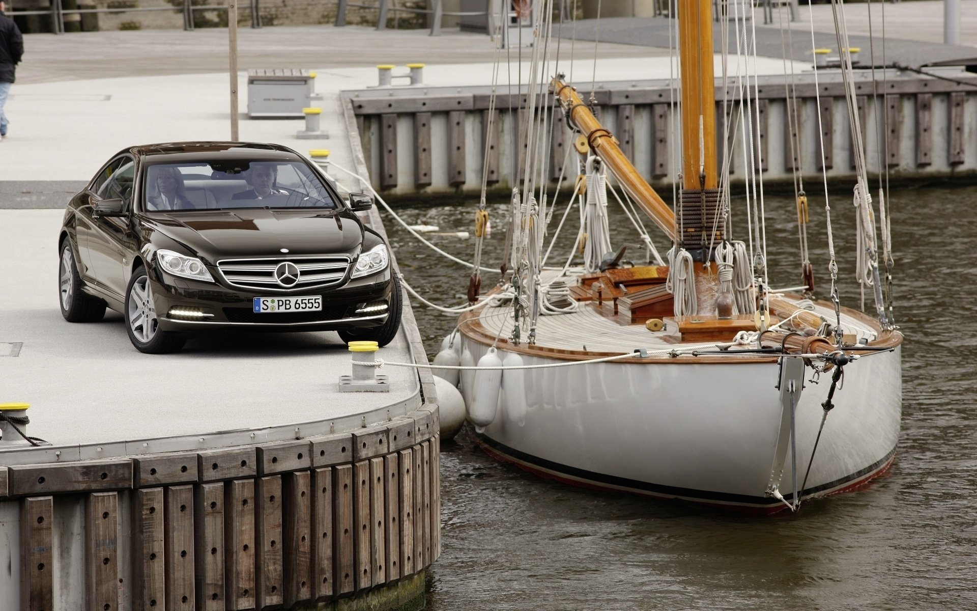 Download Vehicle Mercedes HD Wallpaper