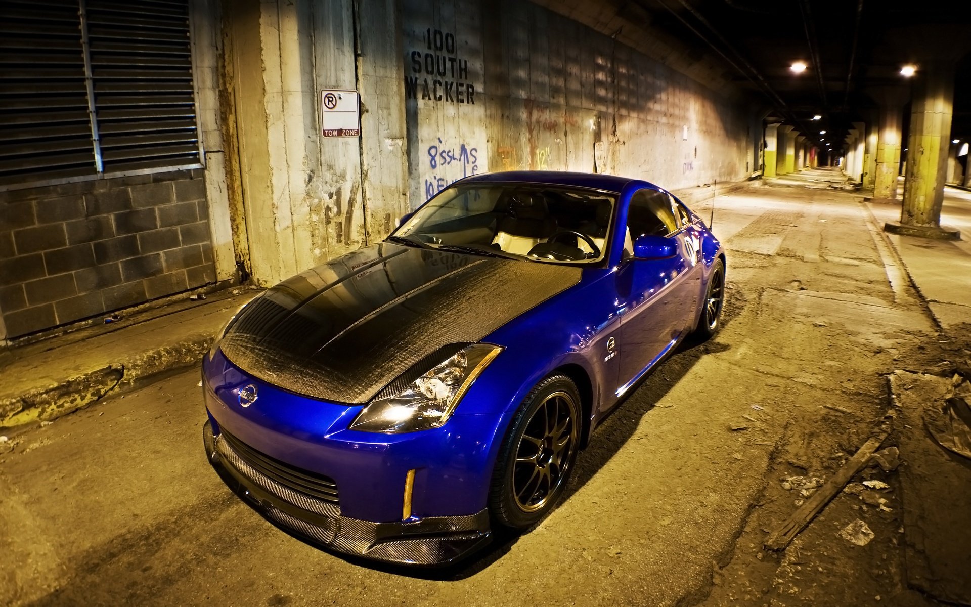 Nissan 350z бело синий