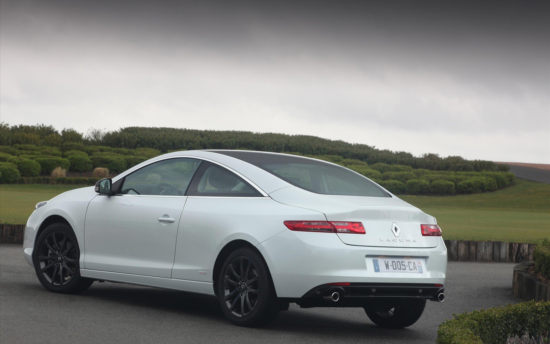 Download Vehicle Renault HD Wallpaper