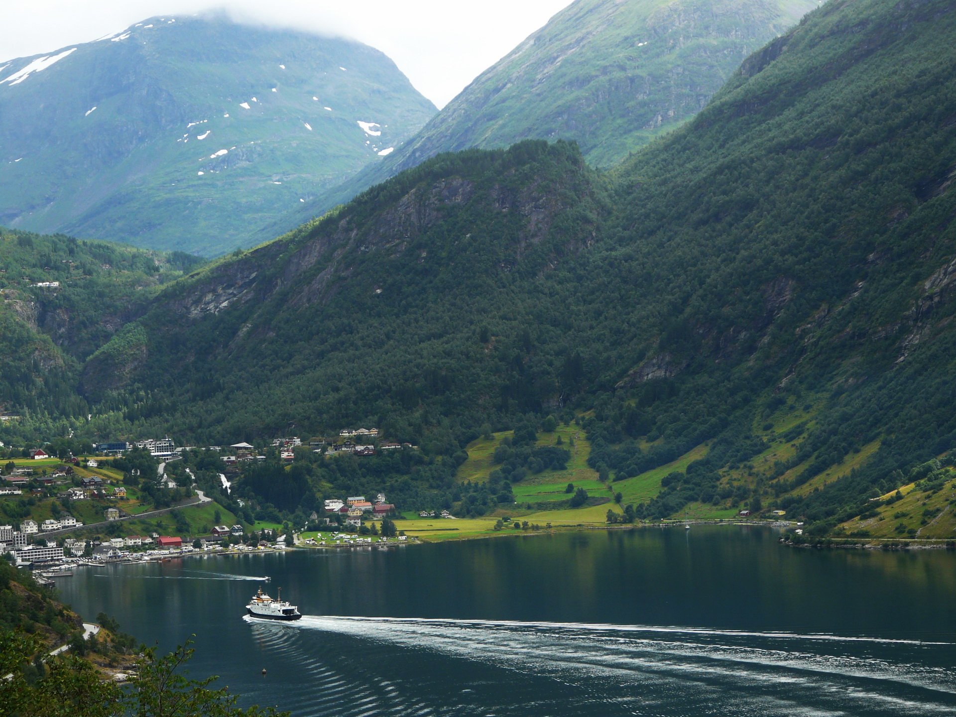 Geirangerfjord, Norway HD Wallpaper | Background Image | 1920x1440 | ID