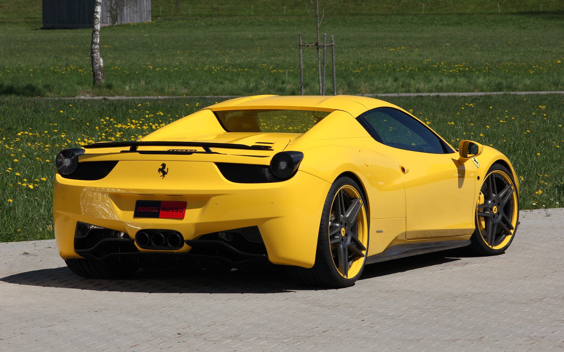 Феррари 458 Italia желтая