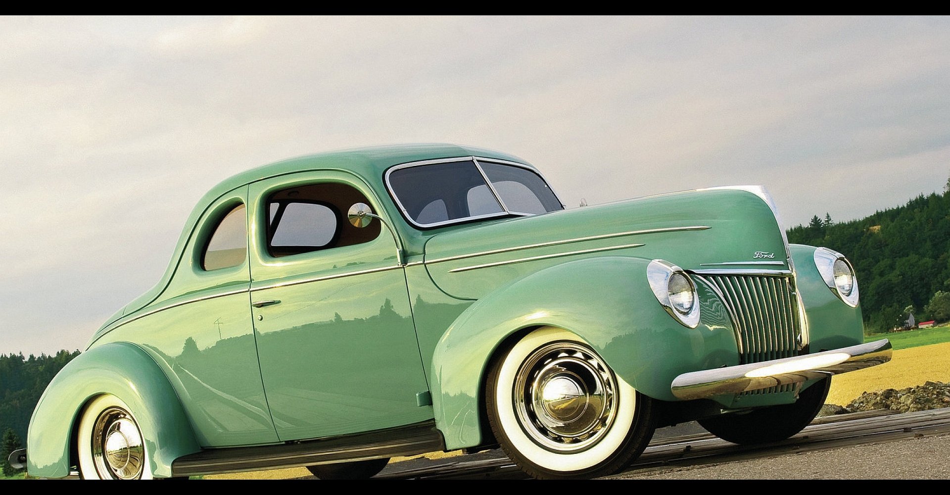 Download Vehicle Car Wallpaper