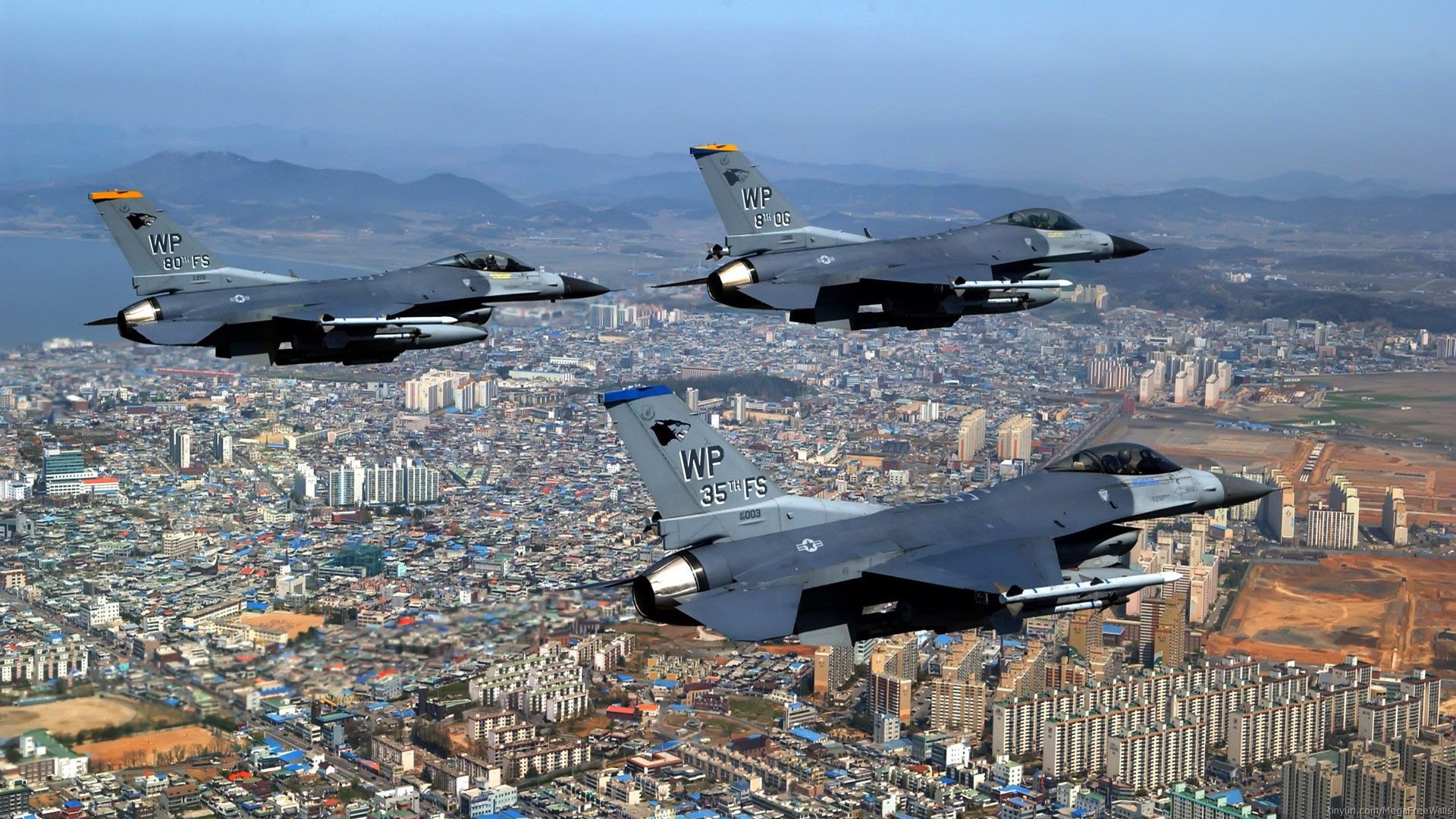 Download Military General Dynamics F-16 Fighting Falcon HD Wallpaper
