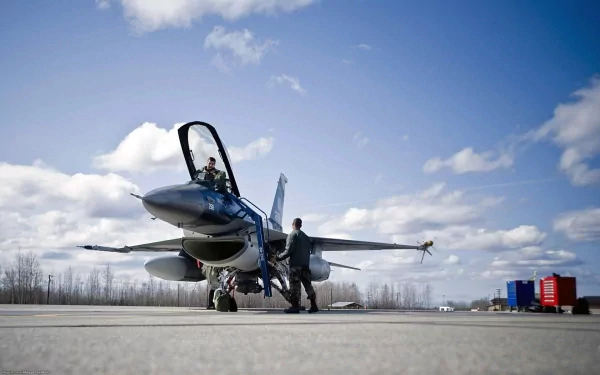 military General Dynamics F-16 Fighting Falcon HD Desktop Wallpaper | Background Image