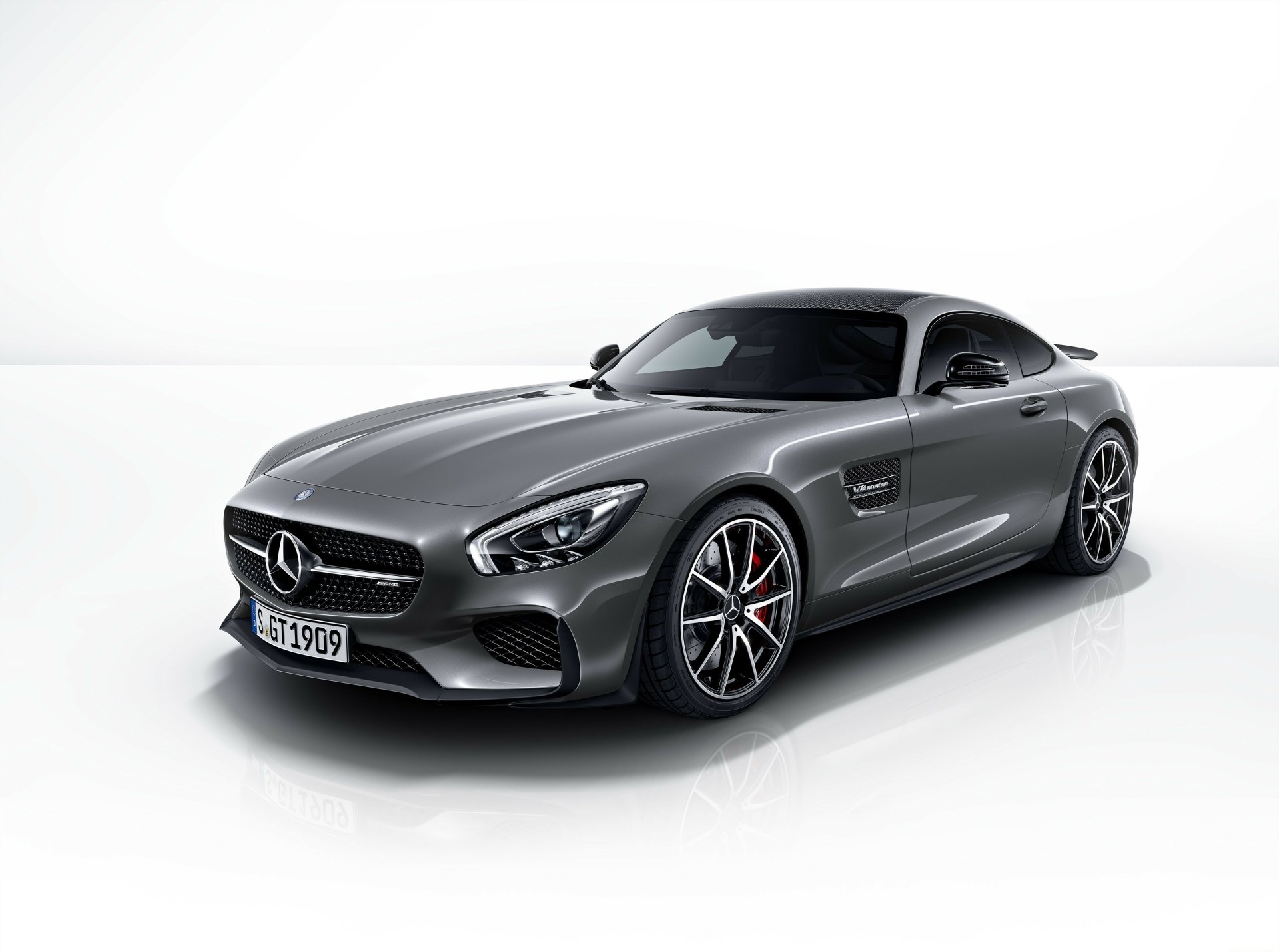 Sleek gray Mercedes-AMG GT sports car showcased in a high-resolution 4K Ultra HD desktop wallpaper and background.