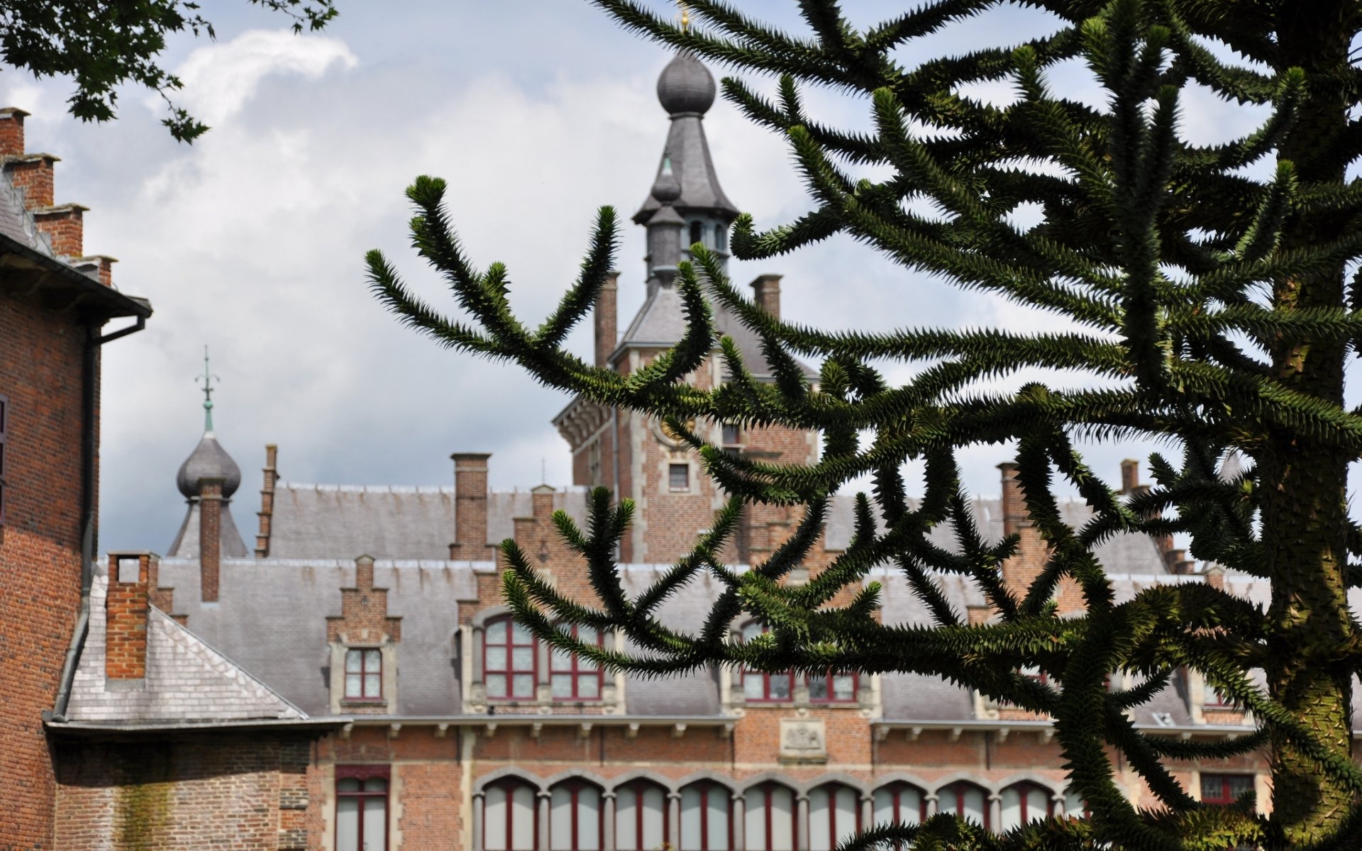 Download Man Made Ooidonk Castle HD Wallpaper