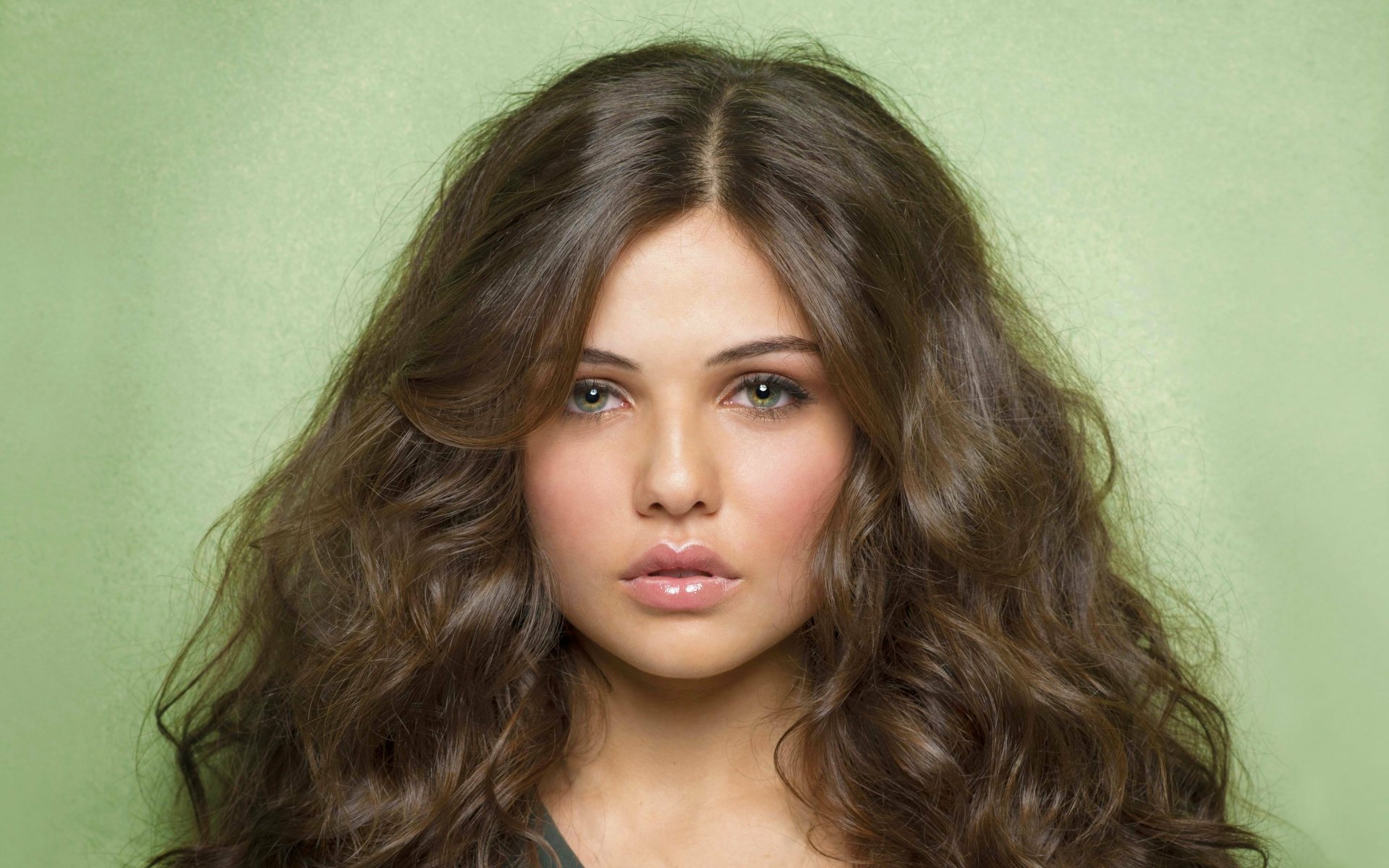 Download Face Hair Celebrity Danielle Campbell  4k Ultra HD Wallpaper