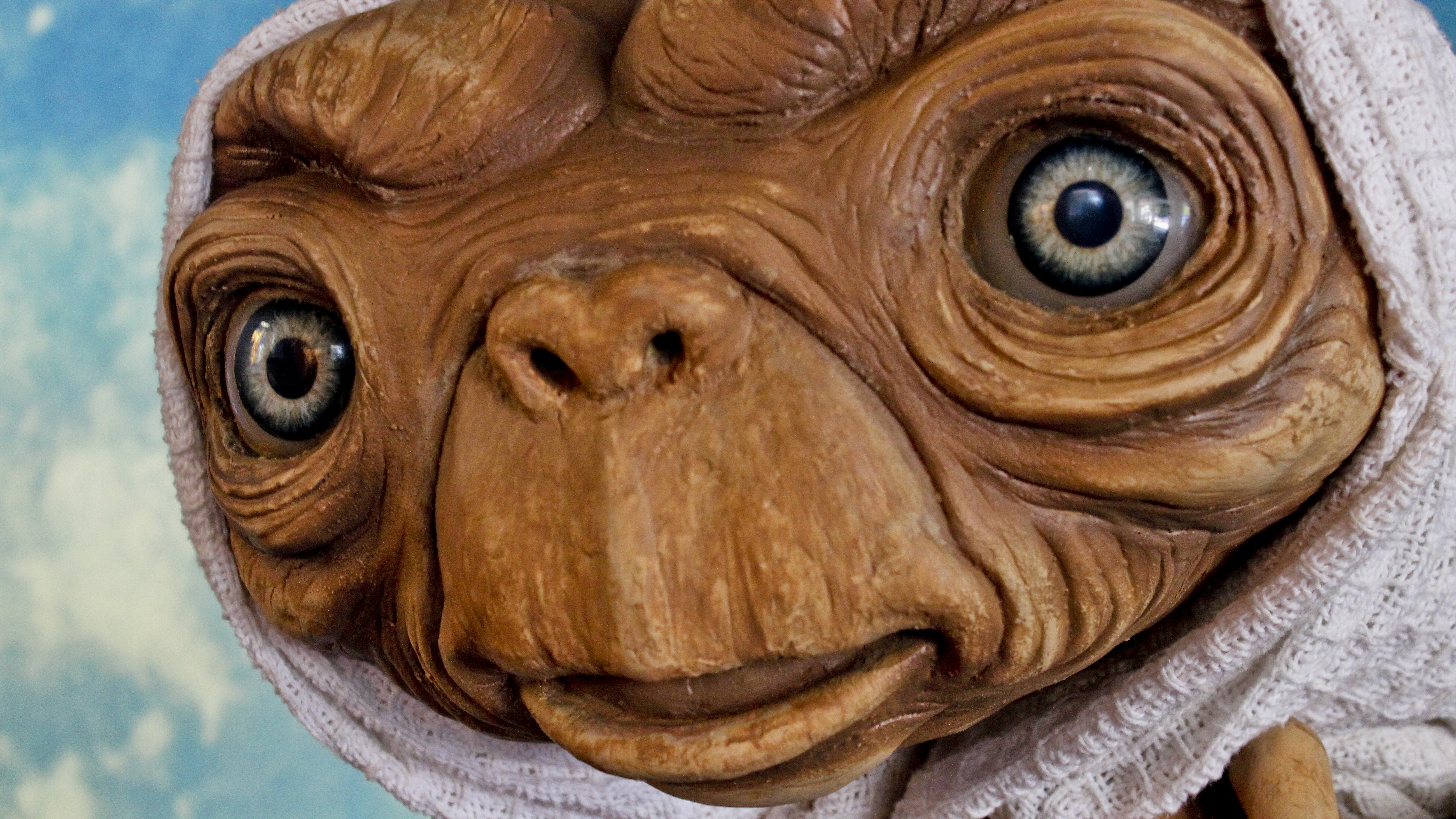 E.T. The Extra-Terrestrial - Desktop Wallpapers, Phone Wallpaper, PFP,  Gifs, and More!