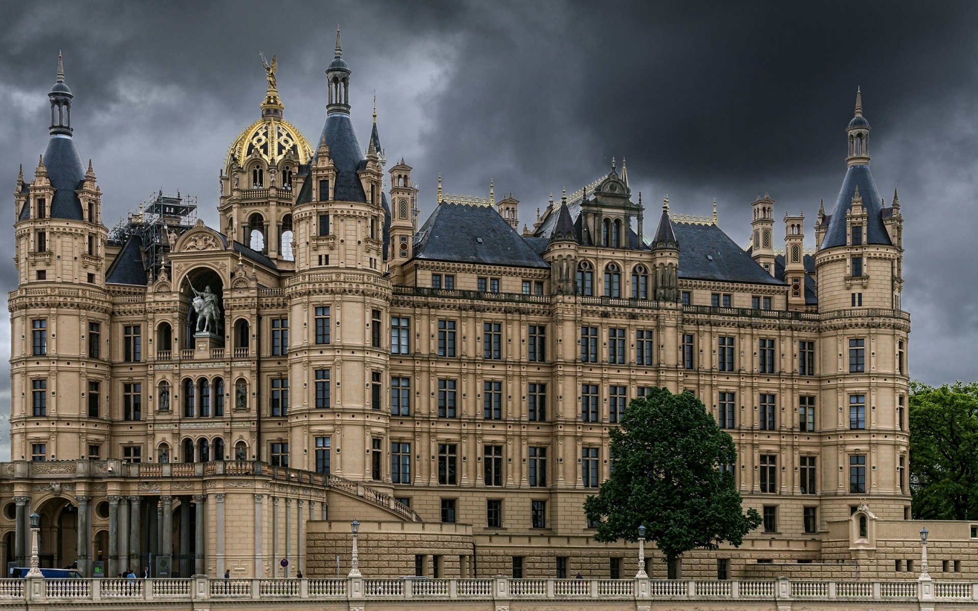 Download Man Made Schwerin Palace HD Wallpaper