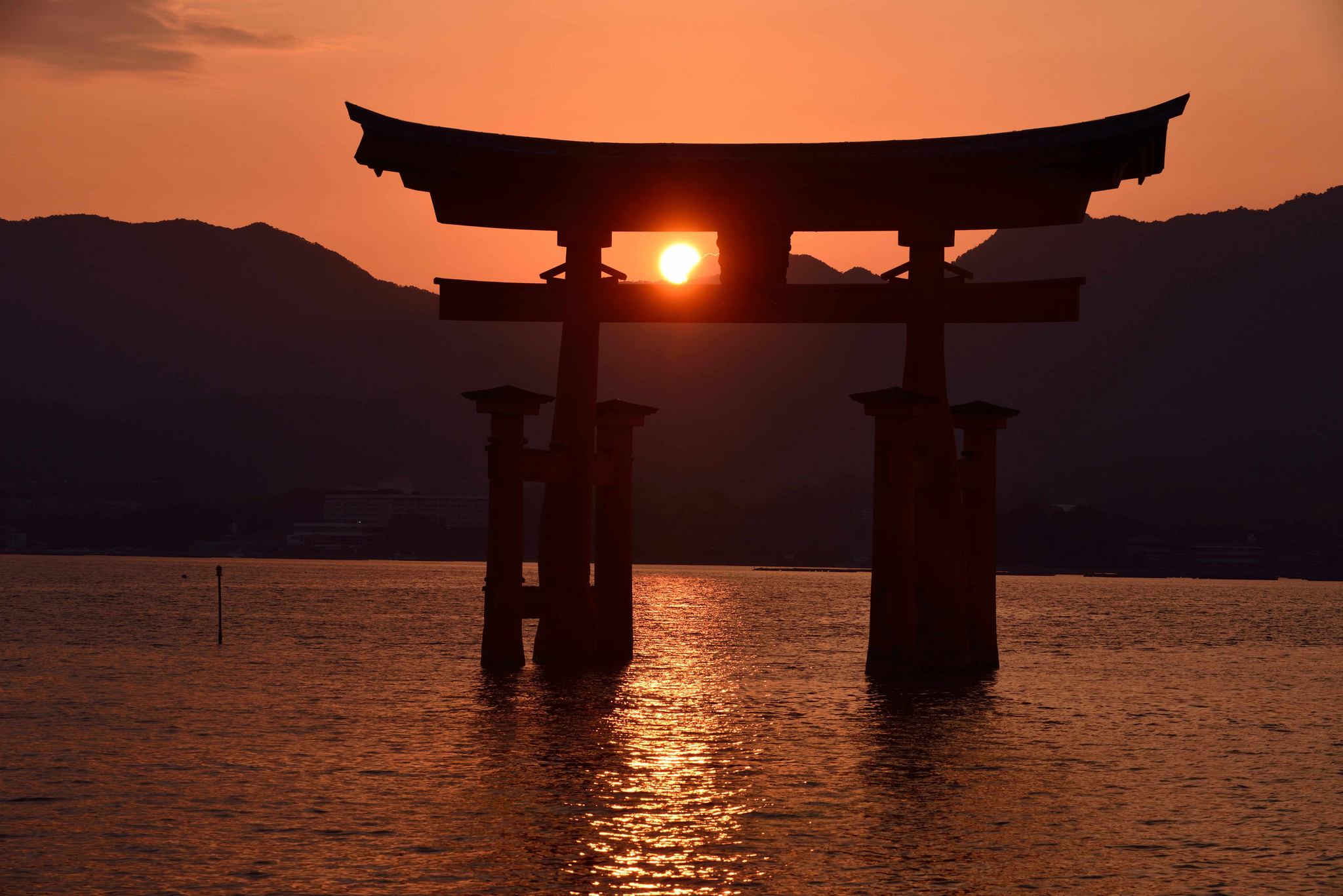 厳島神社 Itsukushima Shrine Hd Wallpaper Background Image 48x1367