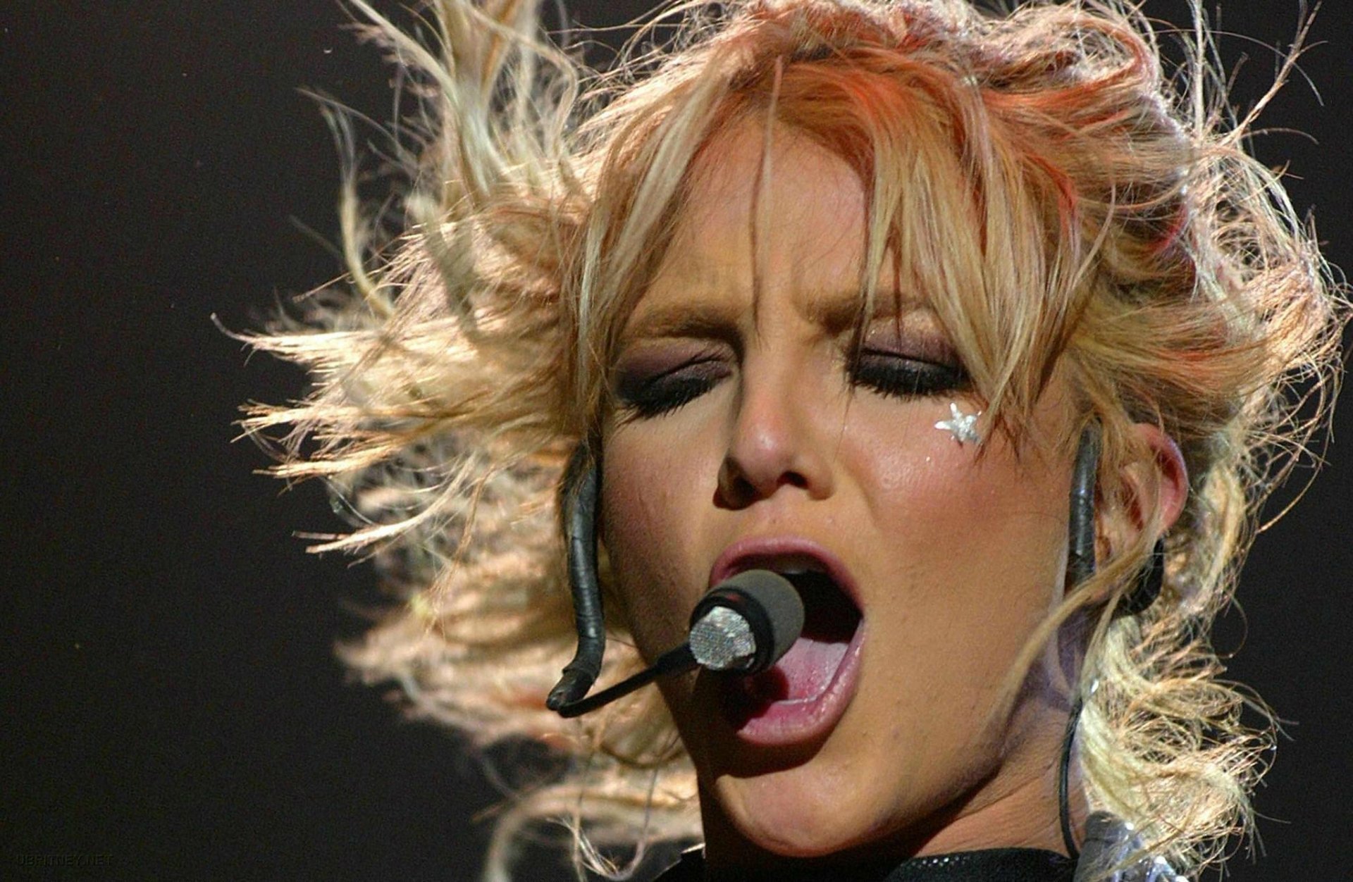Britney Spears Live Performance HD Wallpaper Iconic Music Moment