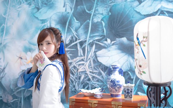 Women Yu Chen Zheng Models Taiwan Asian Taiwanese Traditional Costume National Dress Lantern Vase HD Wallpaper | Background Image
