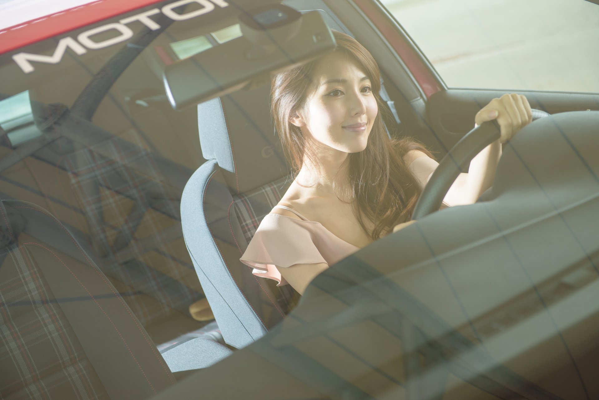 Download Asian Taiwanese Car Smile Model Woman 4k Ultra HD Wallpaper