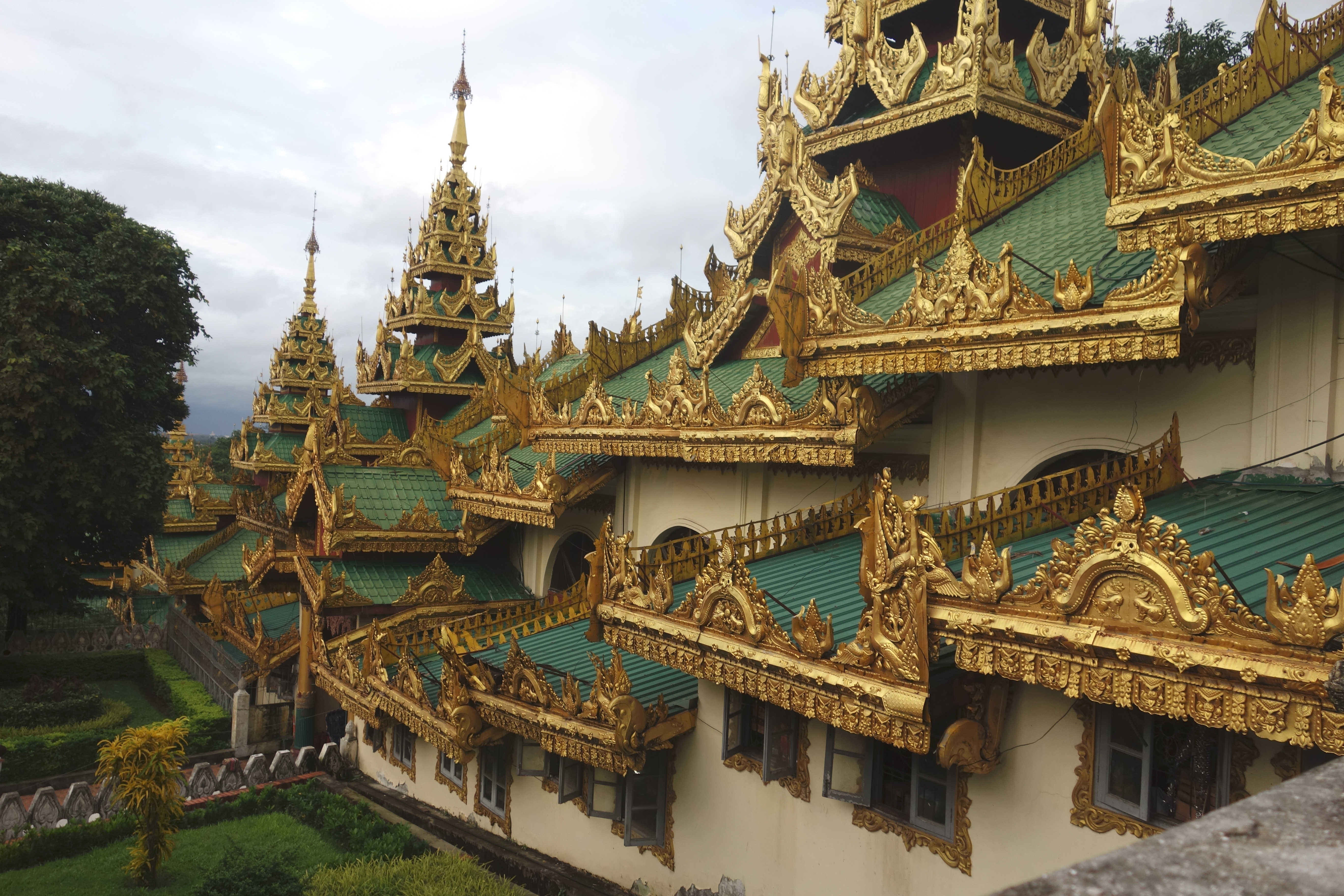 shwedagon pagoda wallpaper