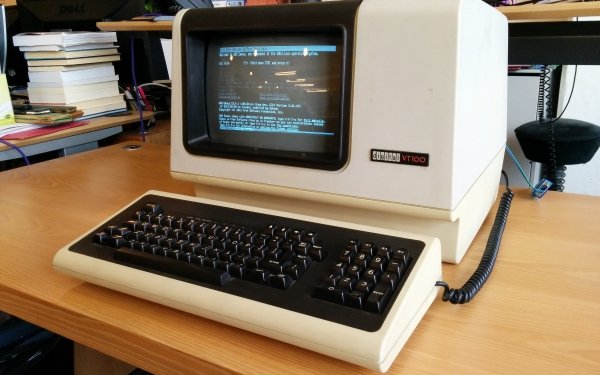 Technology VT100 HD Wallpaper | Background Image