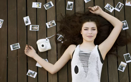 Celebrity Miranda Cosgrove HD Desktop Wallpaper | Background Image