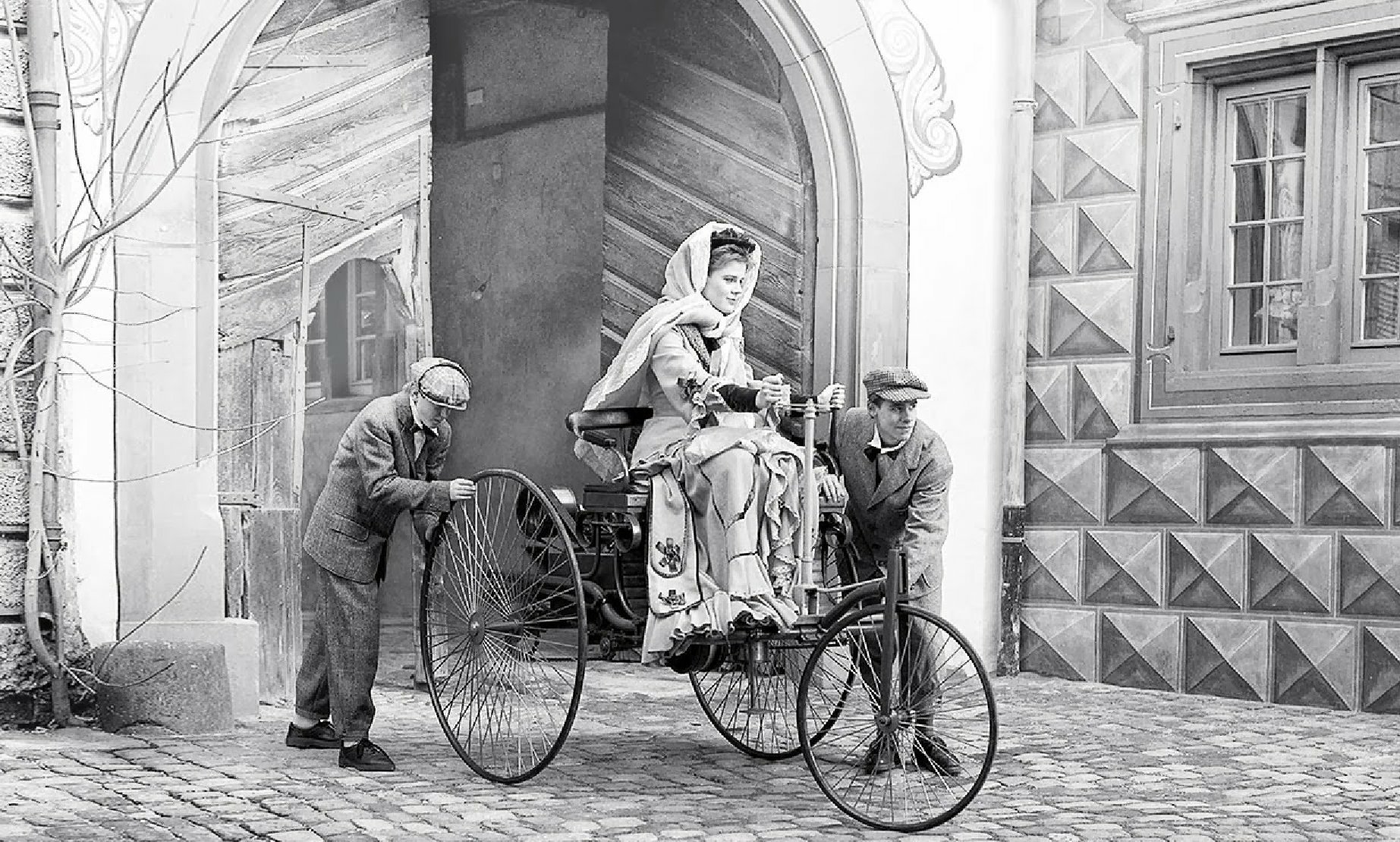 Download Woman Bertha Benz Wallpaper